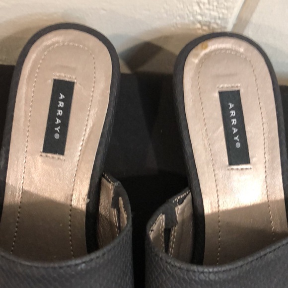 Array Black Low Heel - Picture 3 of 12